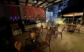 303 RESIDENCIAL JC APARTAMENTO ESTUDIO, um lugar pra ficar